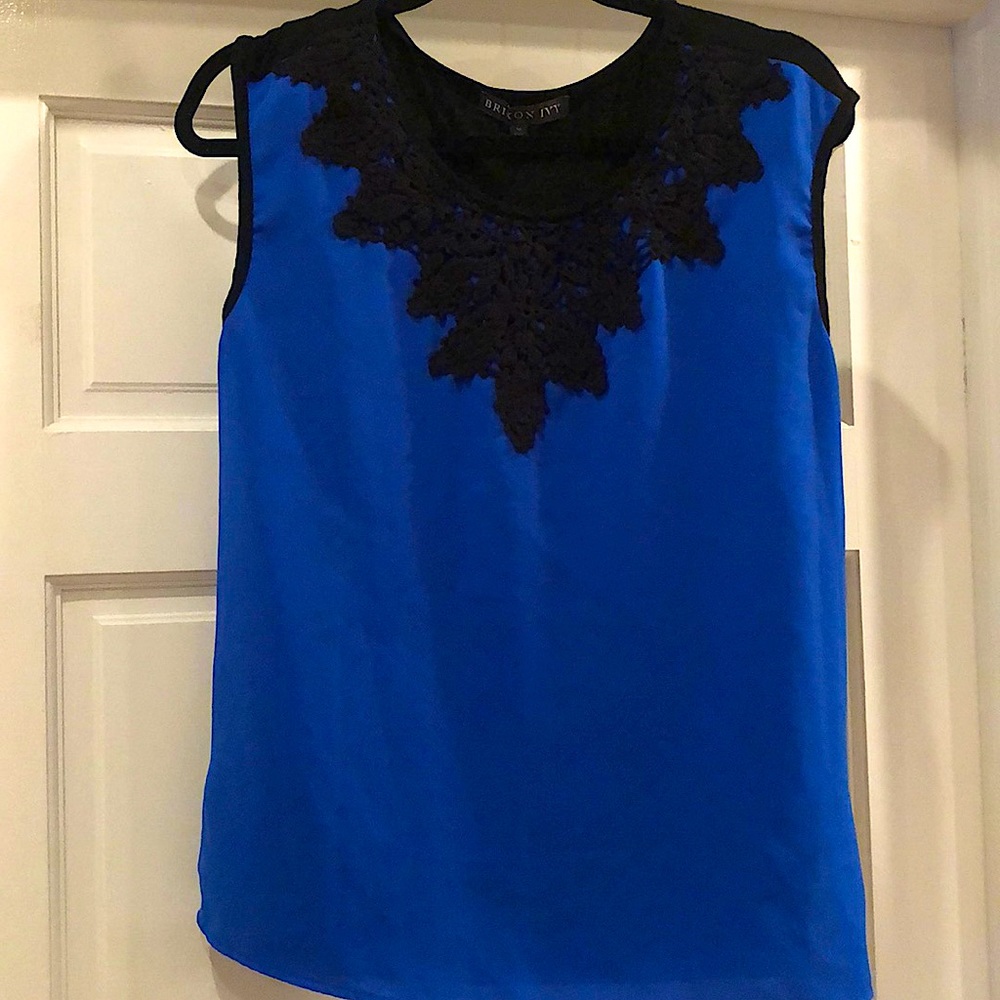 Lace detail Tank!